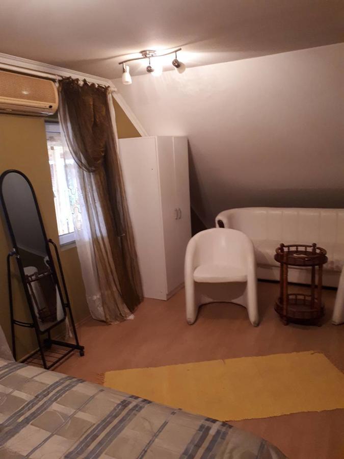 B&B Beli Andjeo 斯雷姆斯卡米特罗维察 外观 照片